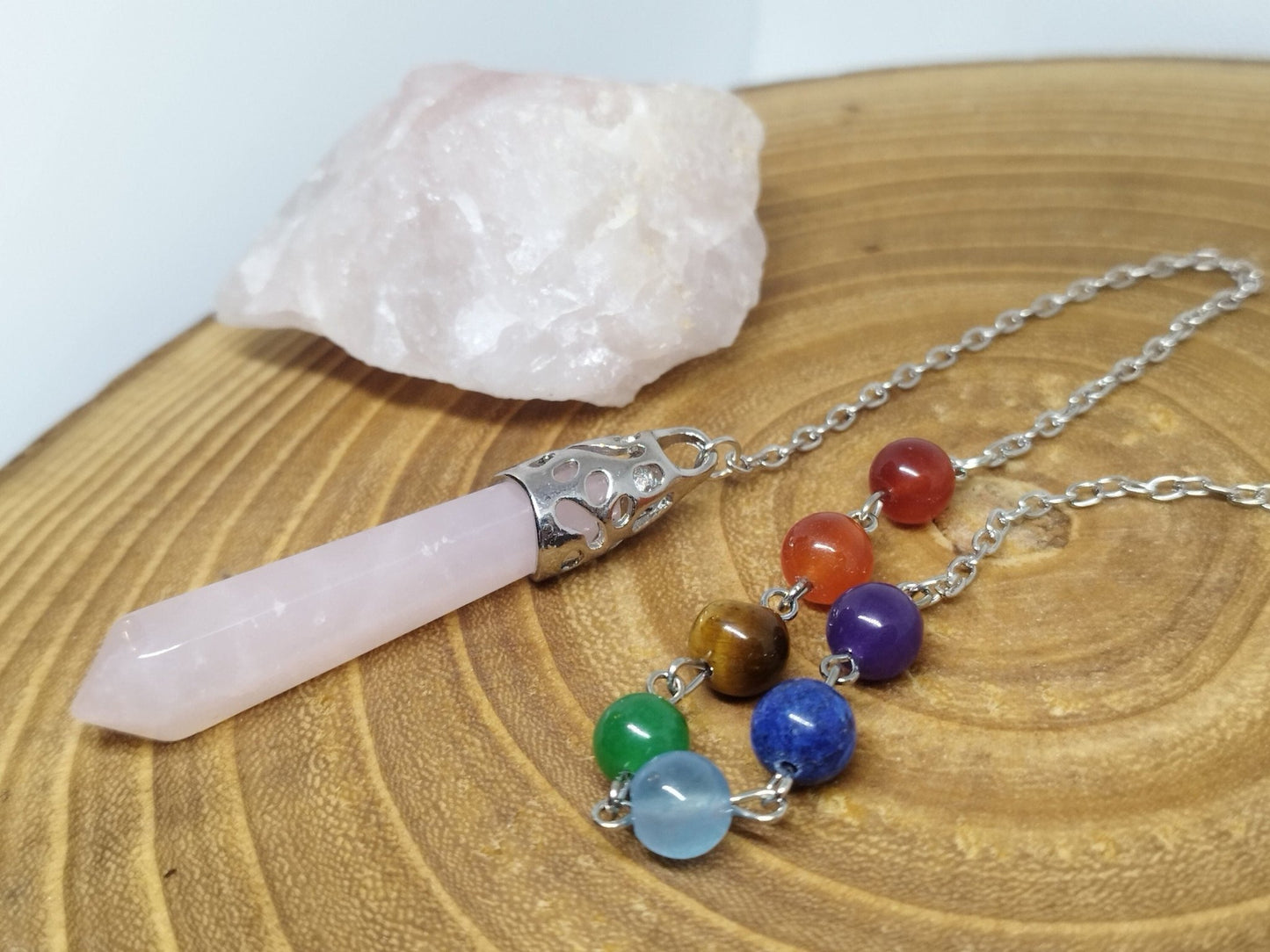 Extra langes Pendel aus Rosenquarz mit Chakrasteinen - Flow of Passion