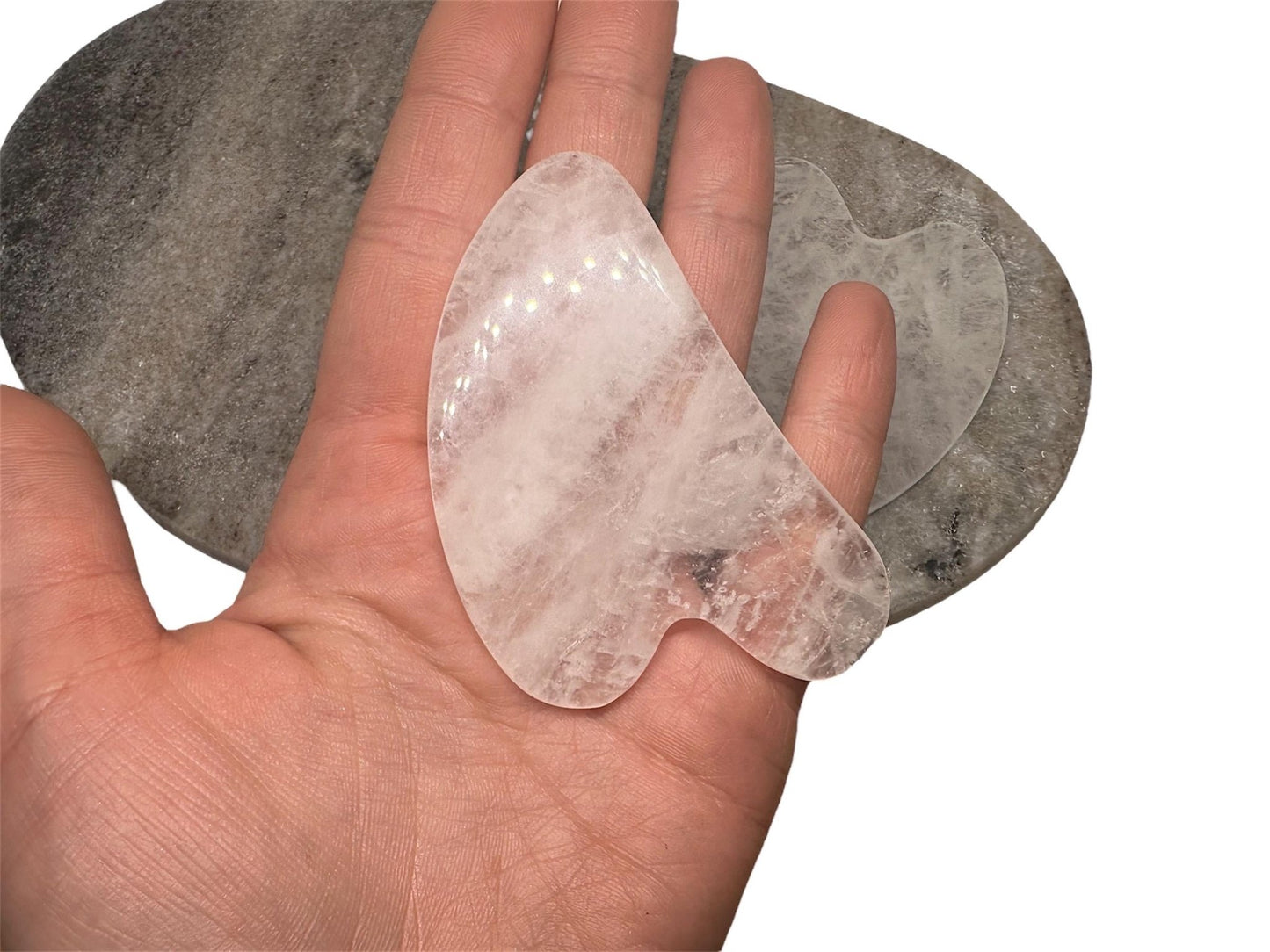Gua Sha aus Bergkristall für Gesichtsmassagen und Selfcare - Flow of Passion
