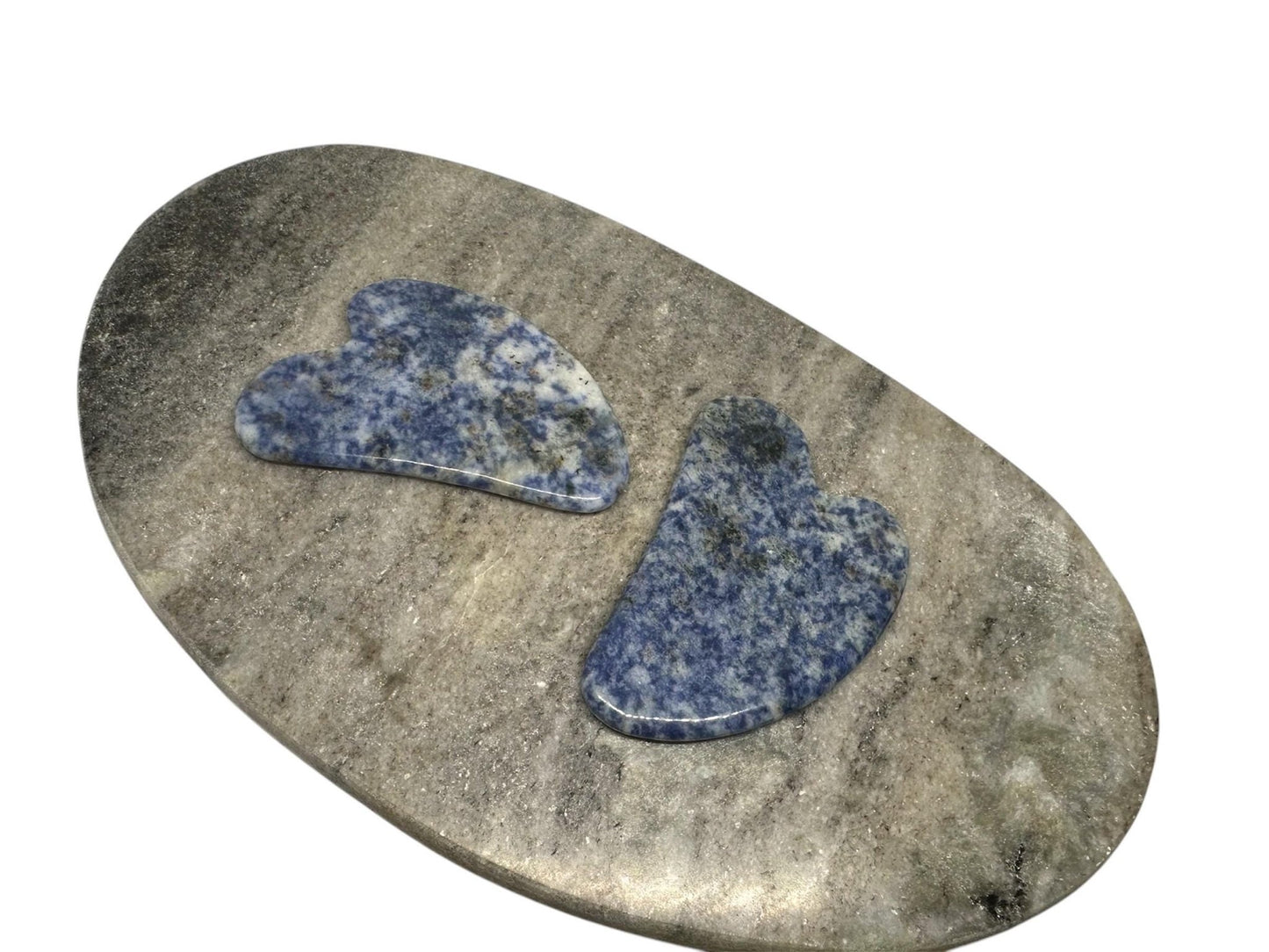 Gua Sha aus Sodalith für Gesichtsmassagen und Selfcare - Flow of Passion