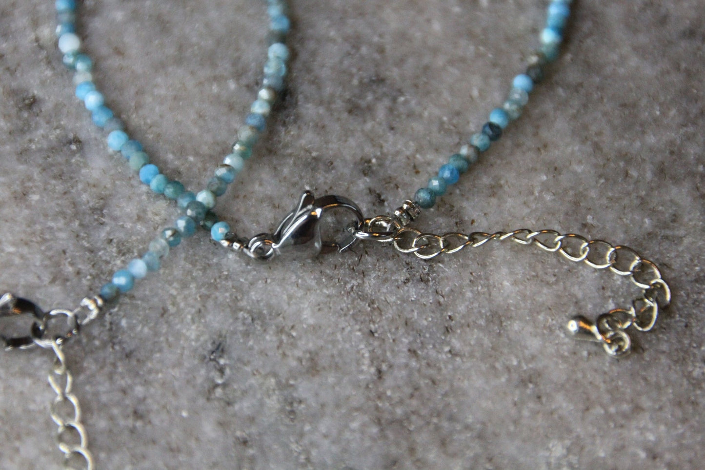 Heilsteinarmband aus Apatit und Edelstahl - Flow of Passion