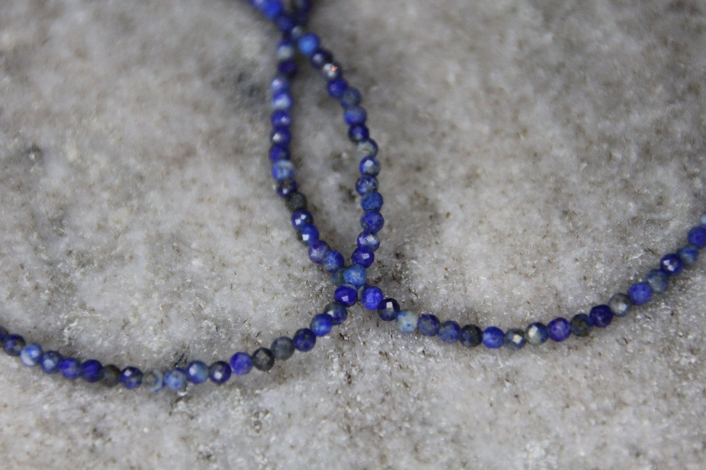 Heilsteinarmband aus Lapislazuli und Edelstahl - Flow of Passion