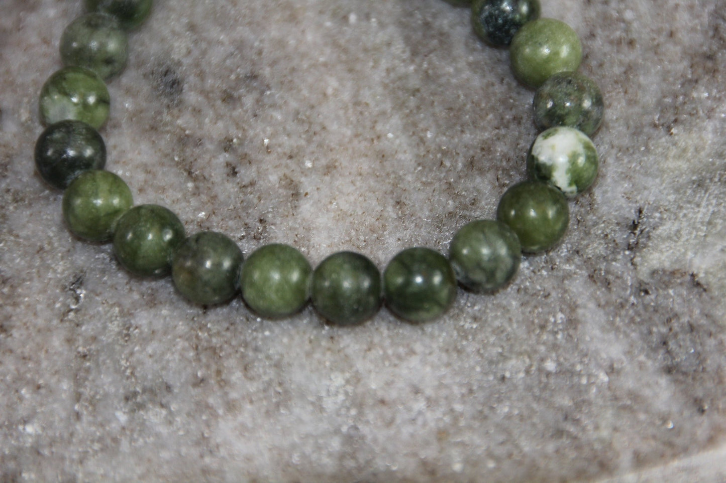 Heilsteinarmband aus Nephritjade - Flow of Passion