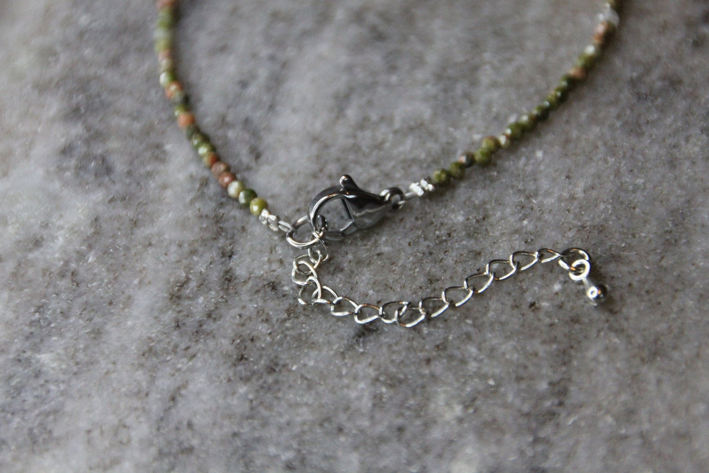 Heilsteinarmband aus Unakit und Edelstahl - Flow of Passion