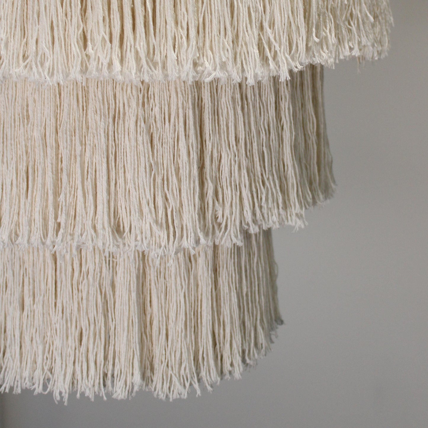 Makramee Kronleuchter - Hängelampe aus reiner Baumwolle im Boho-Stil