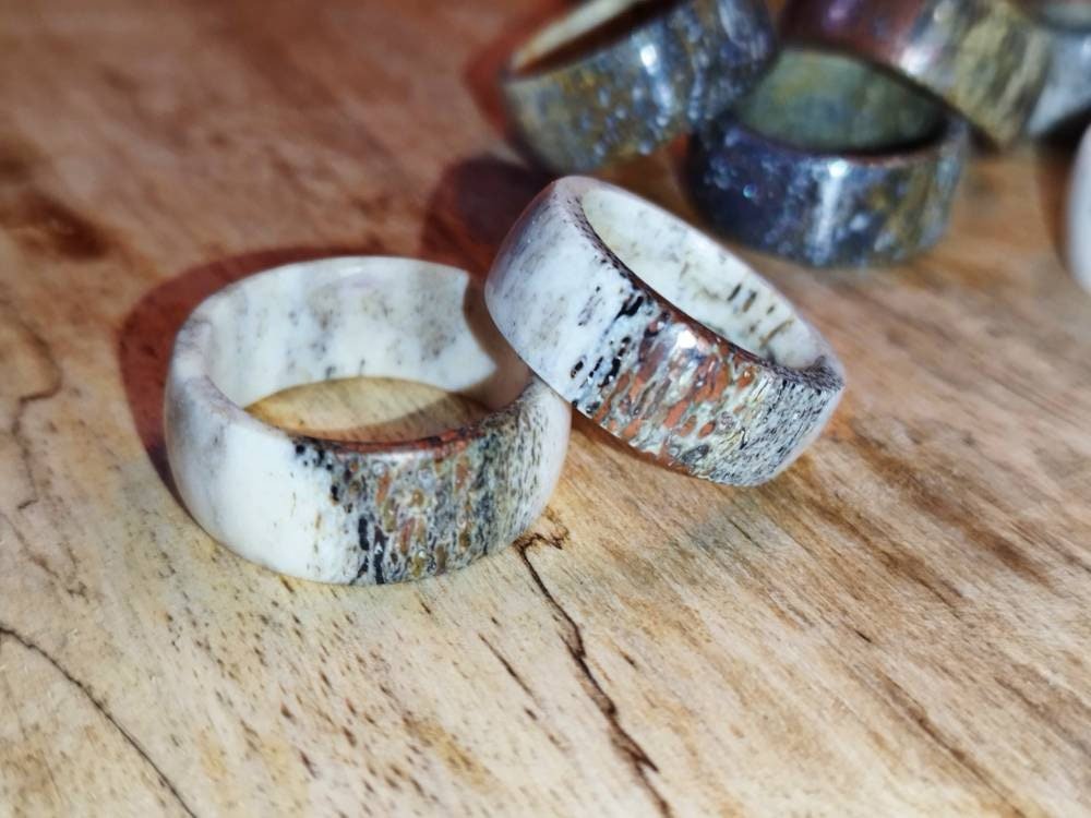 Ring aus Hirschgeweih mit Kupferfüllung - Maßanfertigungen - Flow of Passion