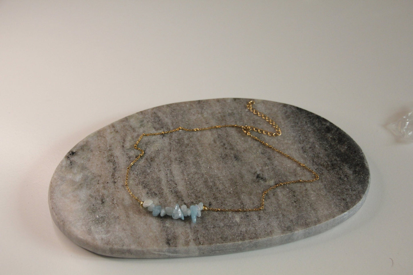Vergoldete Heilsteinkette mit Aquamarinsplittern 18k - vergoldet - Flow of Passion