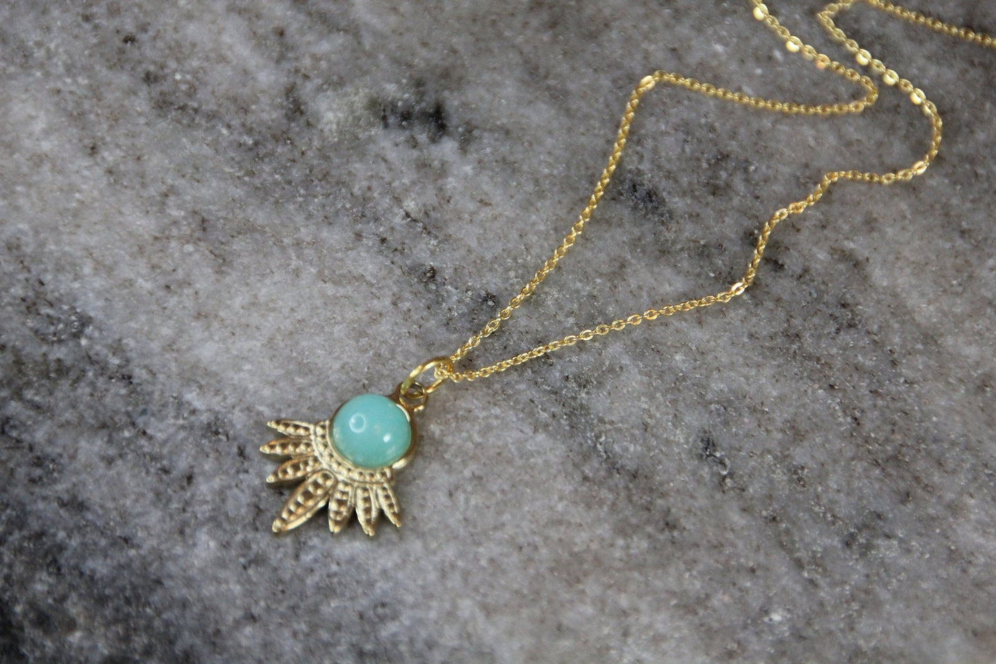 Vergoldete Kette mit Amazonitanhänger (18k) - Flow of Passion