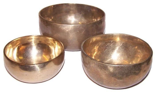 3 - teiliges handgefertigtes Klangschalenset aus Messing - Flow of PassionKlangschalen