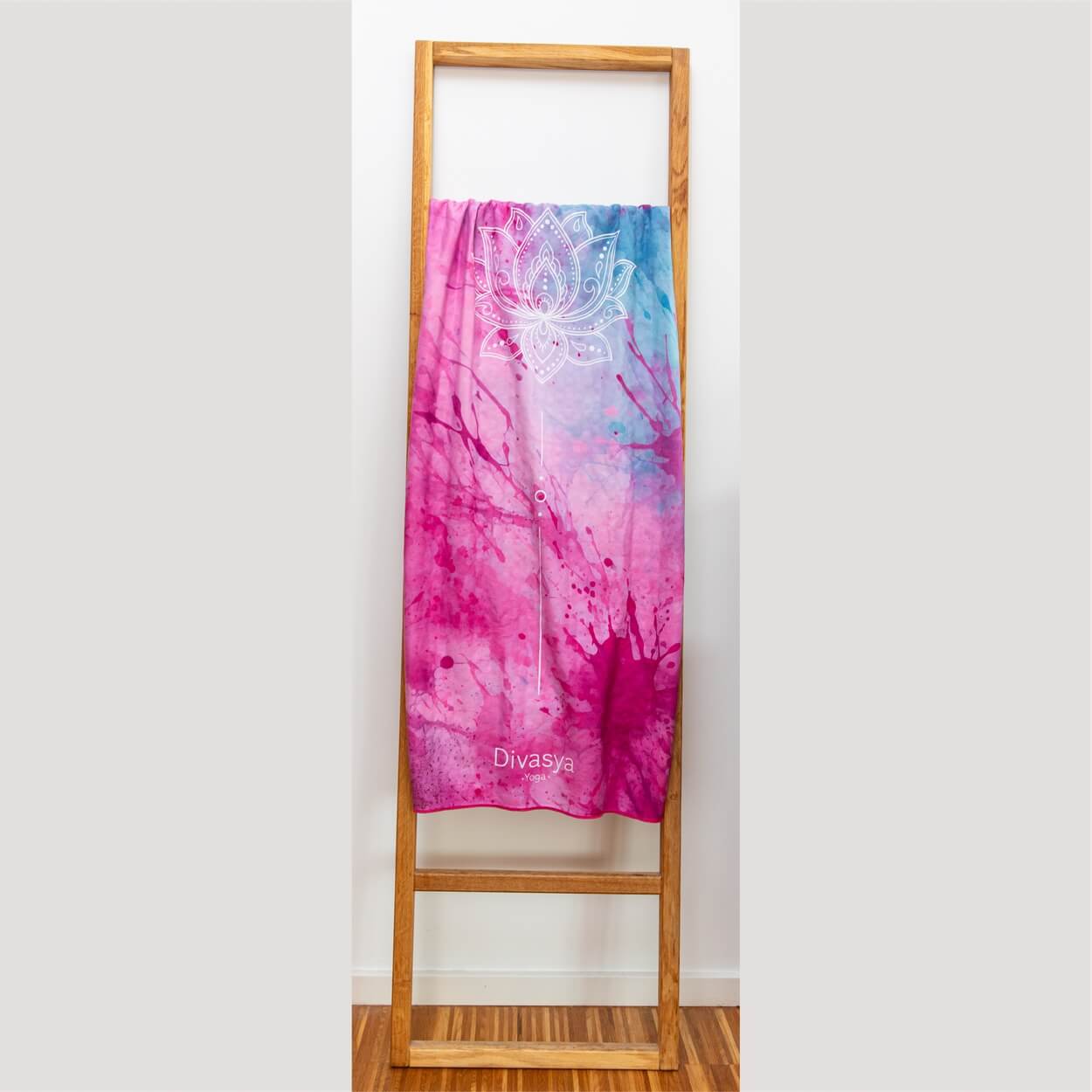 Yoga_Handtuch_rutschfest0041_cad5ba8f-ed44-4d60-b319-4225c75333a8 - Flow of Passion