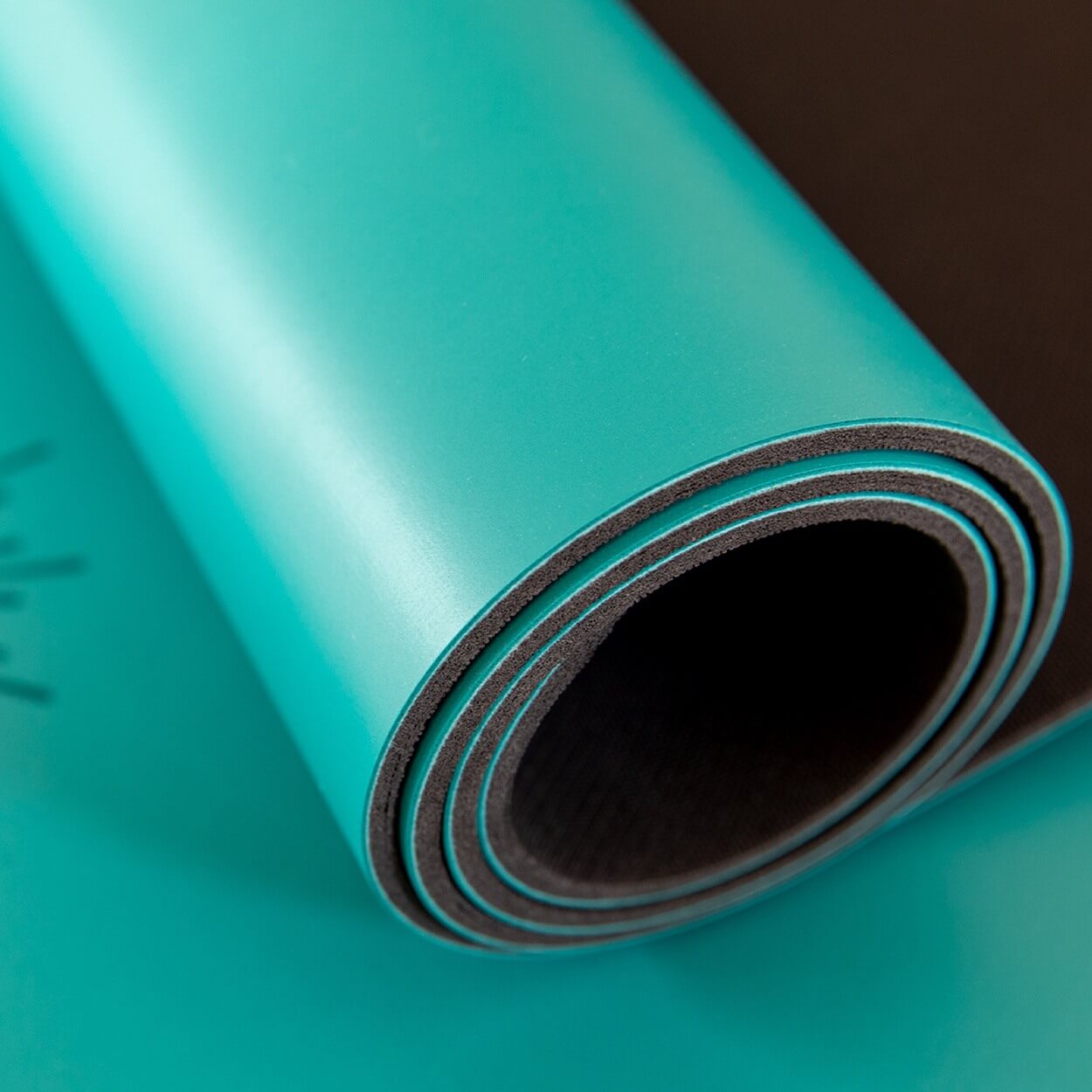 YogamattenausNaturkautschukrutschfestMandalaMusternachhaltigmitTragegurt0018_6a063e0d-e685-411d-bb9c-b128066e7111 - Flow of Passion
