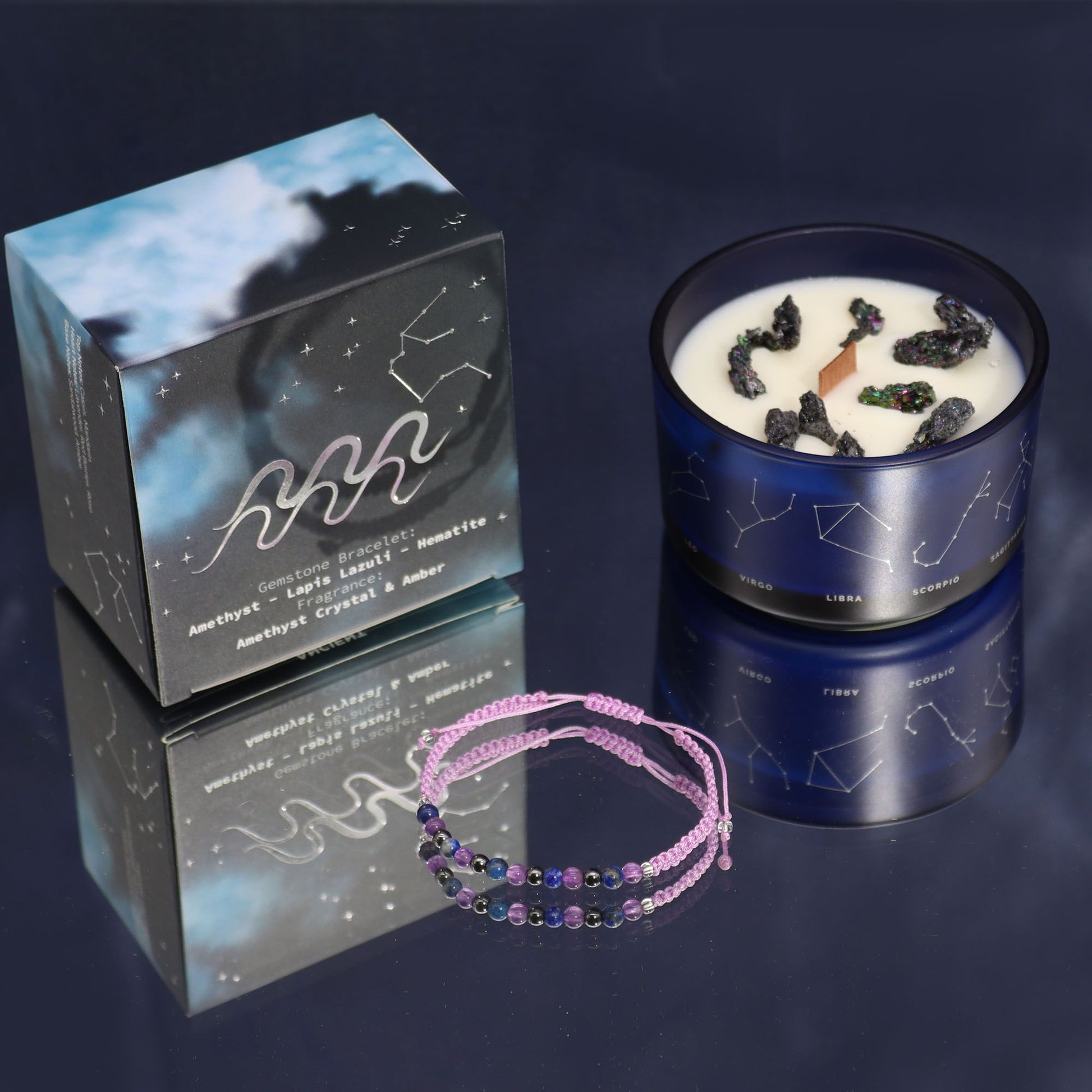 Sternzeichen-Kristallkerze Wassermann mit Edelsteinarmband aus Amethyst, Lapislazuli und Hämatit.