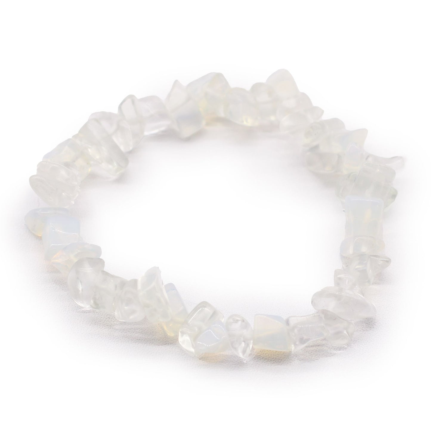 Edelstein-Splitterarmband aus Opalit-Glas mit milchigem Schimmer.