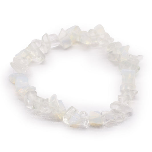 Edelstein-Splitterarmband aus Opalit-Glas mit milchigem Schimmer.