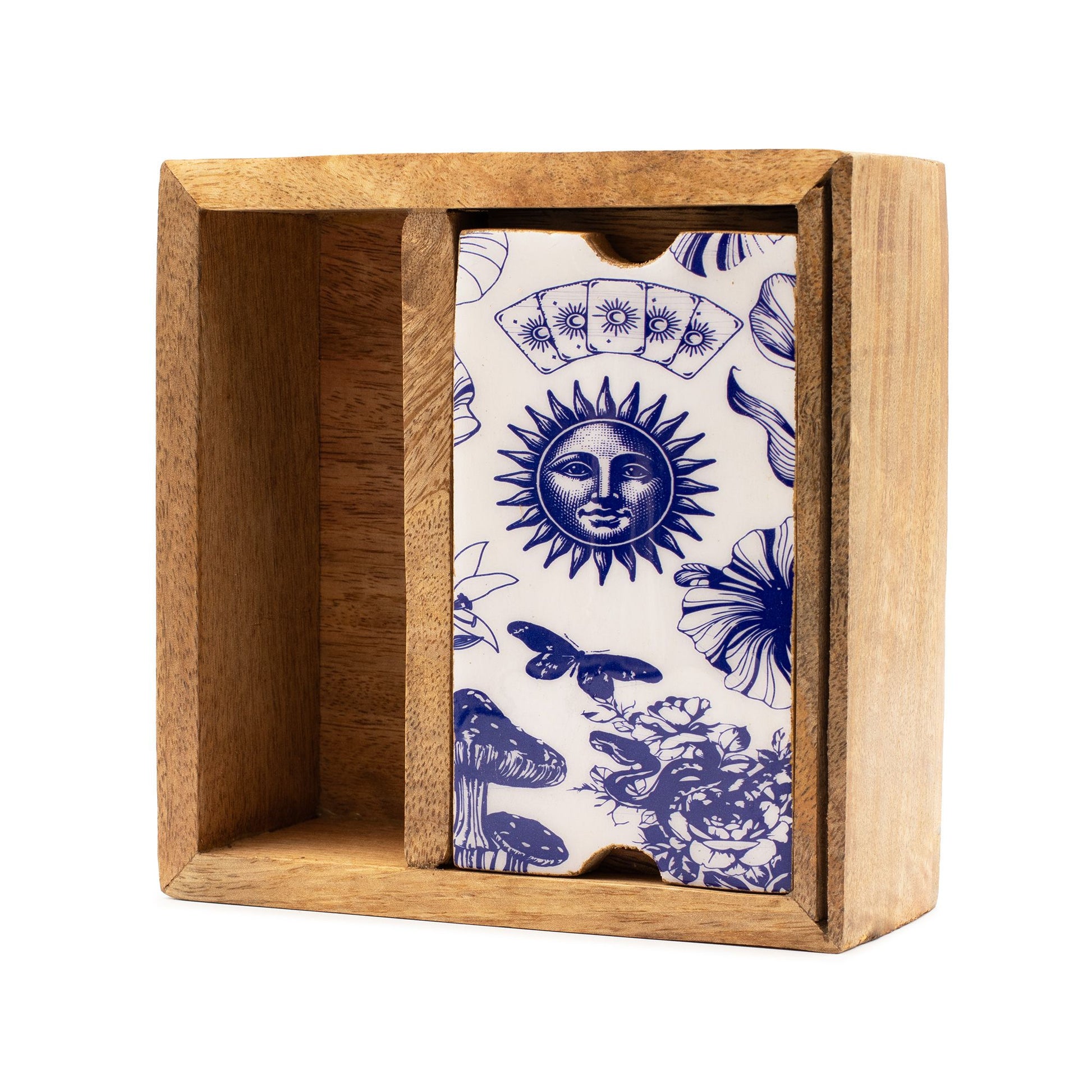 Holzbox mit zwei Fächern und einem Kartenhalter mit blau-weißem Tarot-Design.