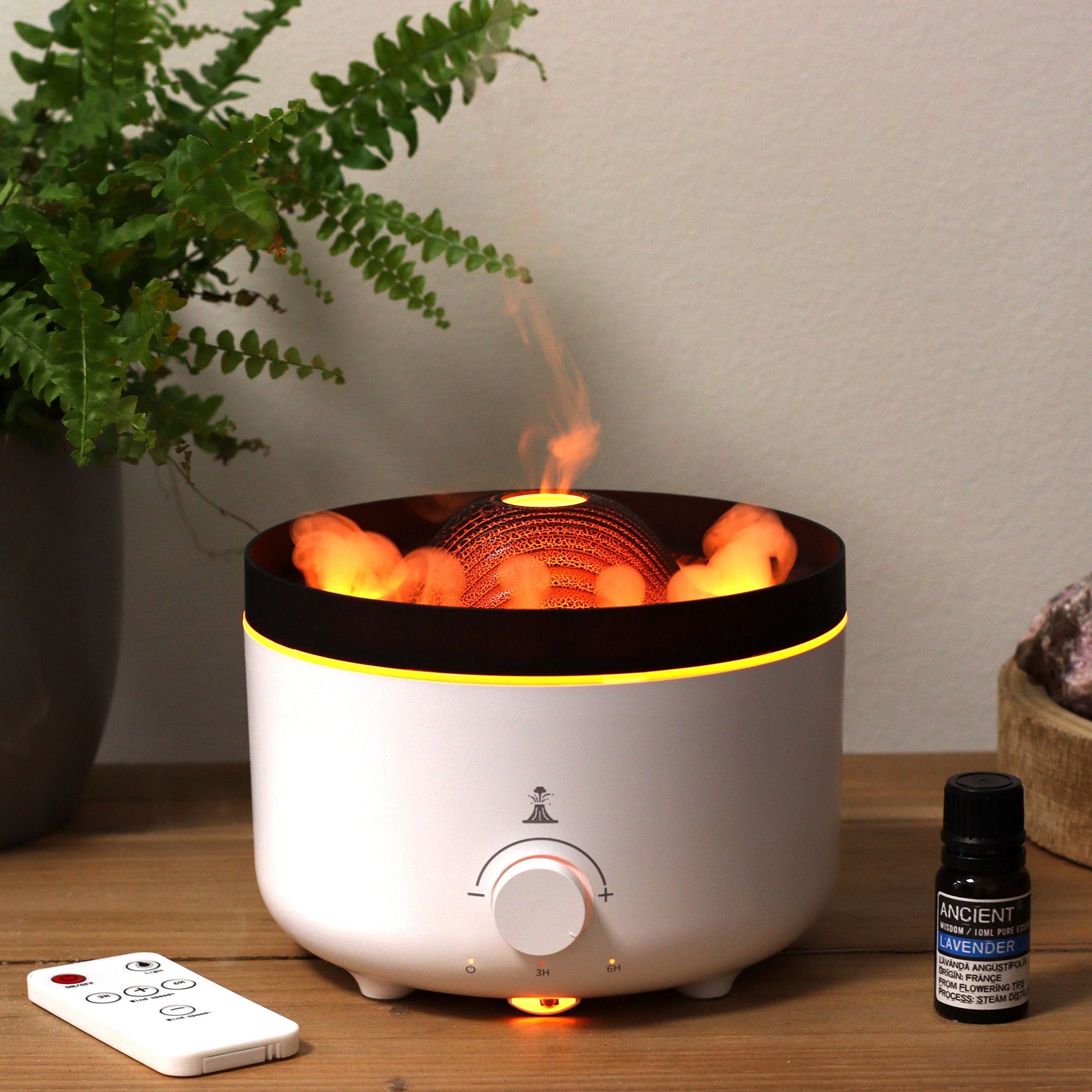Großer Aroma-Diffuser mit Vulkaneffekt und Flammenlicht in warmem Gelb.