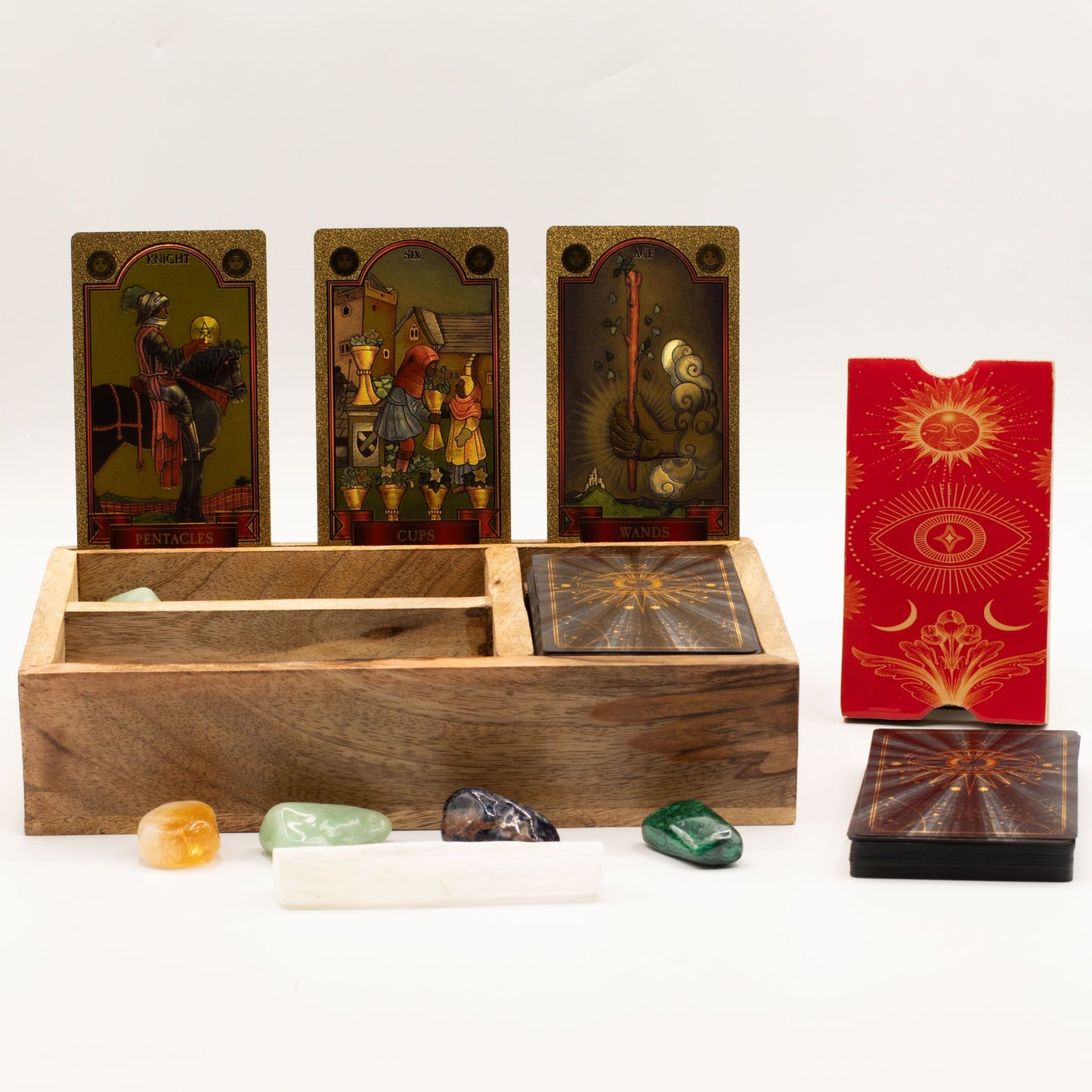 Tarot-Aufbewahrungsbox aus Mangoholz mit Kartenhalter und drei Fächern.
