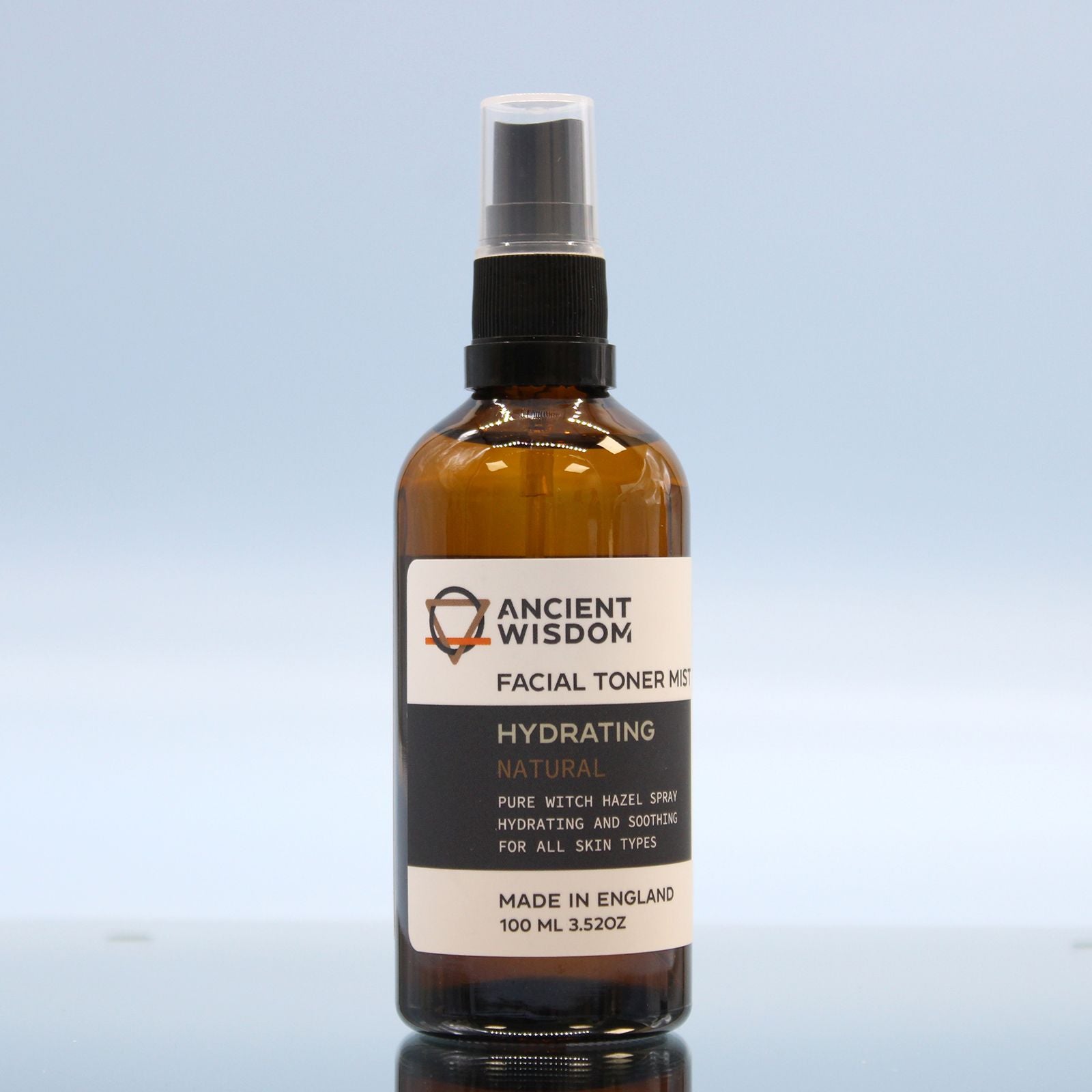 Gesichtstoner von Ancient Wisdom in einer braunen Sprühflasche mit weißem Etikett.
