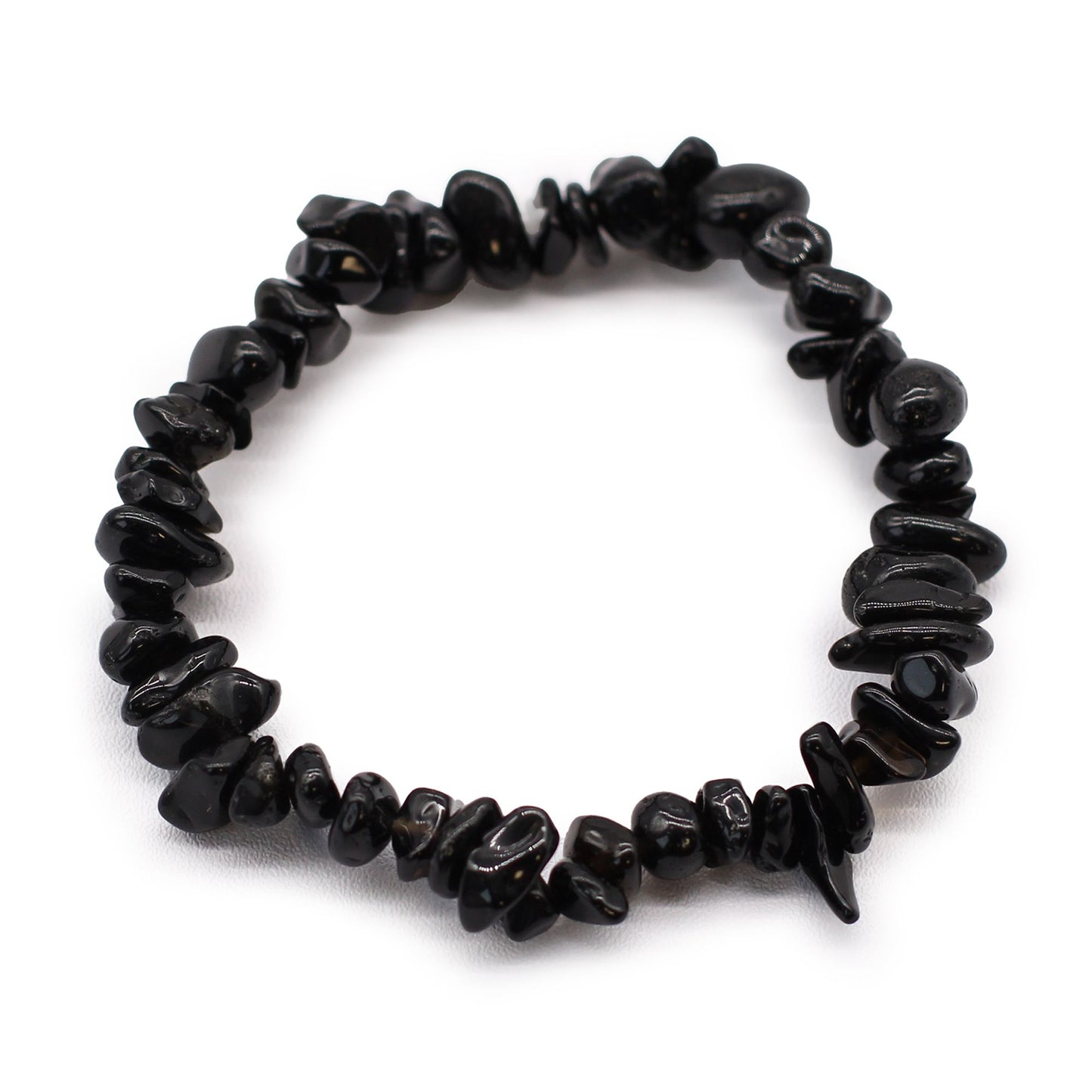 Schwarzes Achat-Splitterarmband auf Dehnkordel.