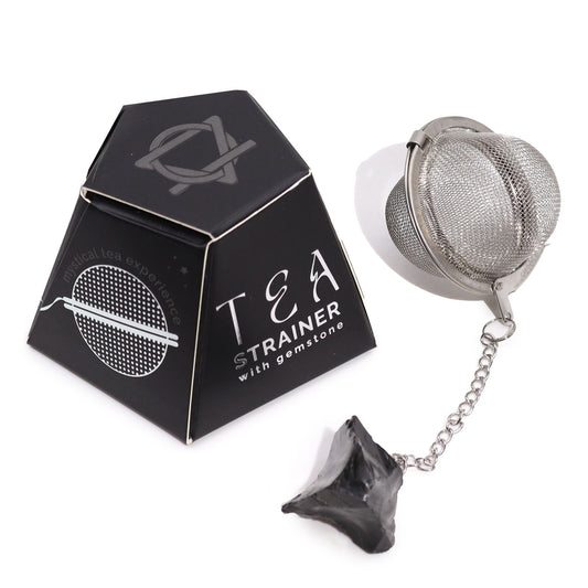 Teesieb aus Edelstahl mit schwarzem Obsidian-Anhänger und passender Geschenkbox.