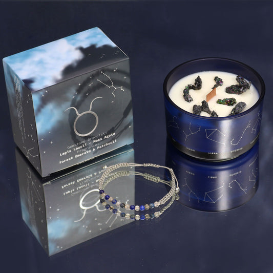 Sternzeichen-Kristallkerze Stier mit Edelsteinarmband aus Lapislazuli und Moosachat.