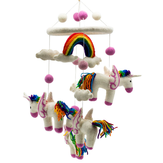 Handgemachtes Filz-Mobile mit Einhörnern, Regenbogen und Wolken.
