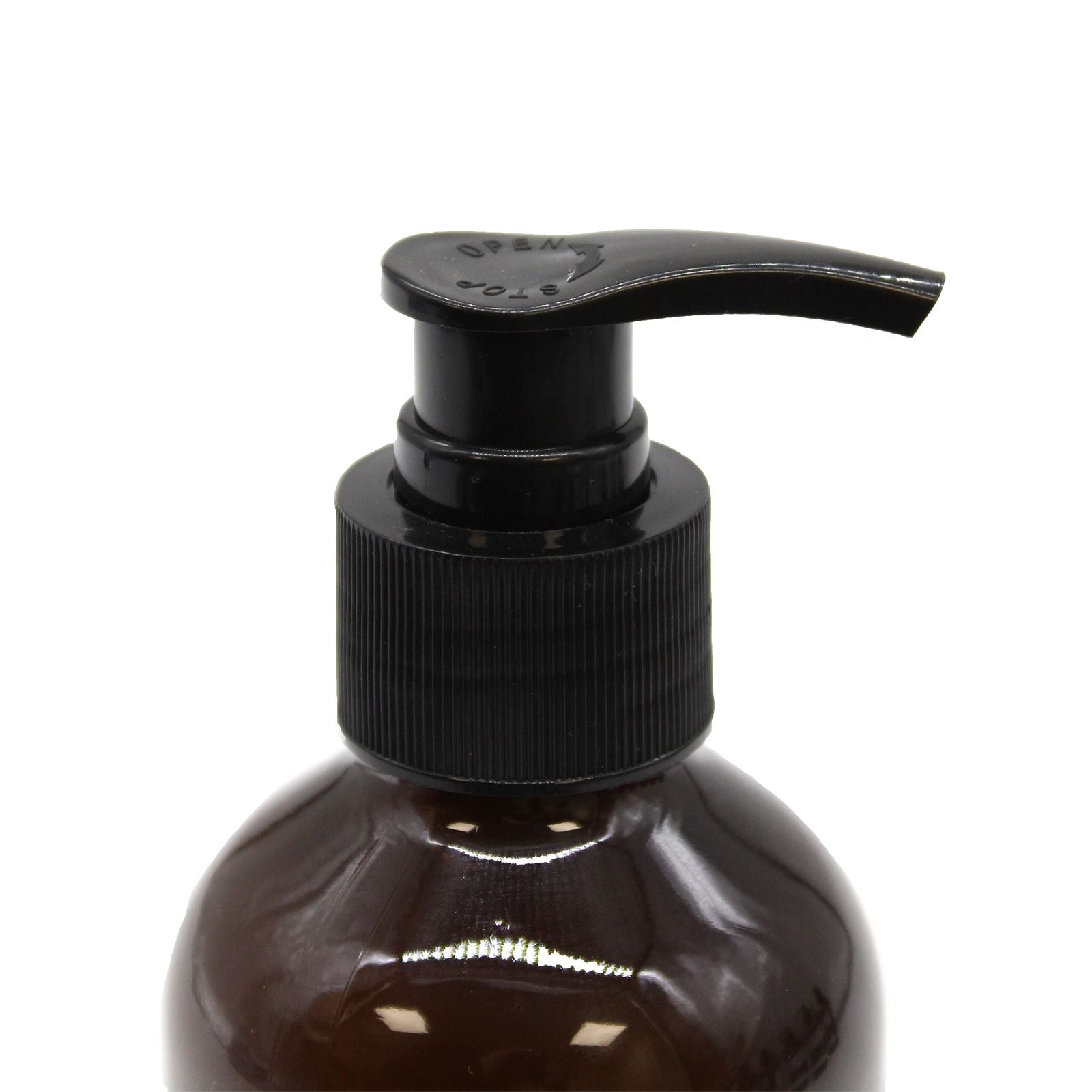 Braune Flasche mit schwarzem Pumpspender und der Aufschrift "OPEN" und "STOP".