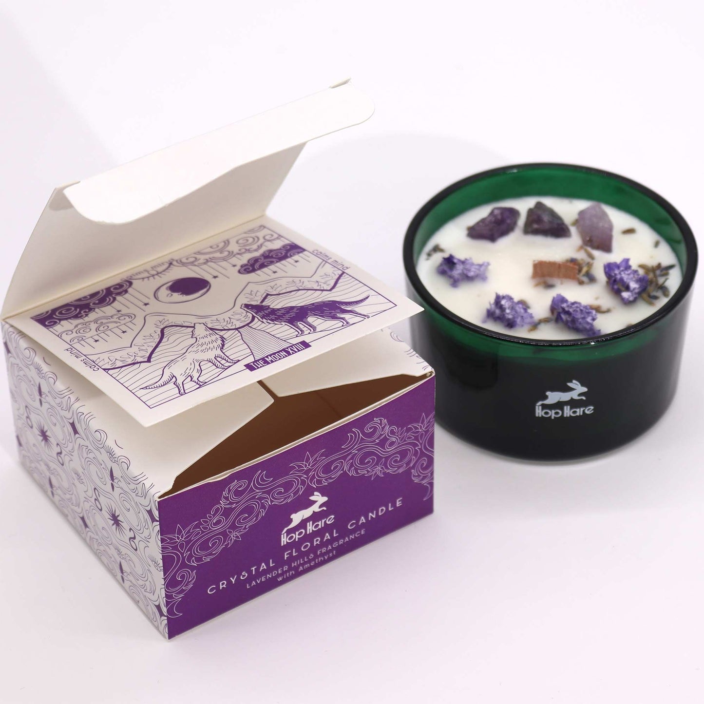Kristallkerze aus Sojawachs mit Lavendelduft und Amethyst in grünem Glas.