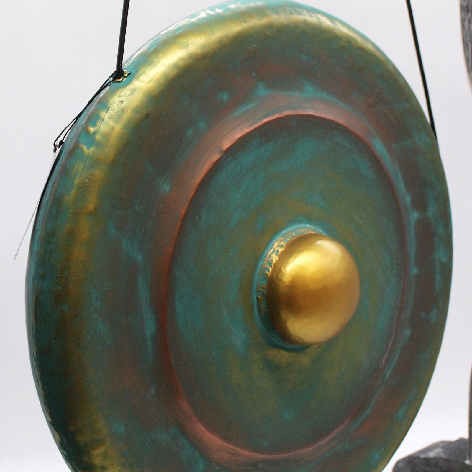 Handgefertigter grüner Heil-Gong mit goldener Mitte, 50cm Durchmesser.