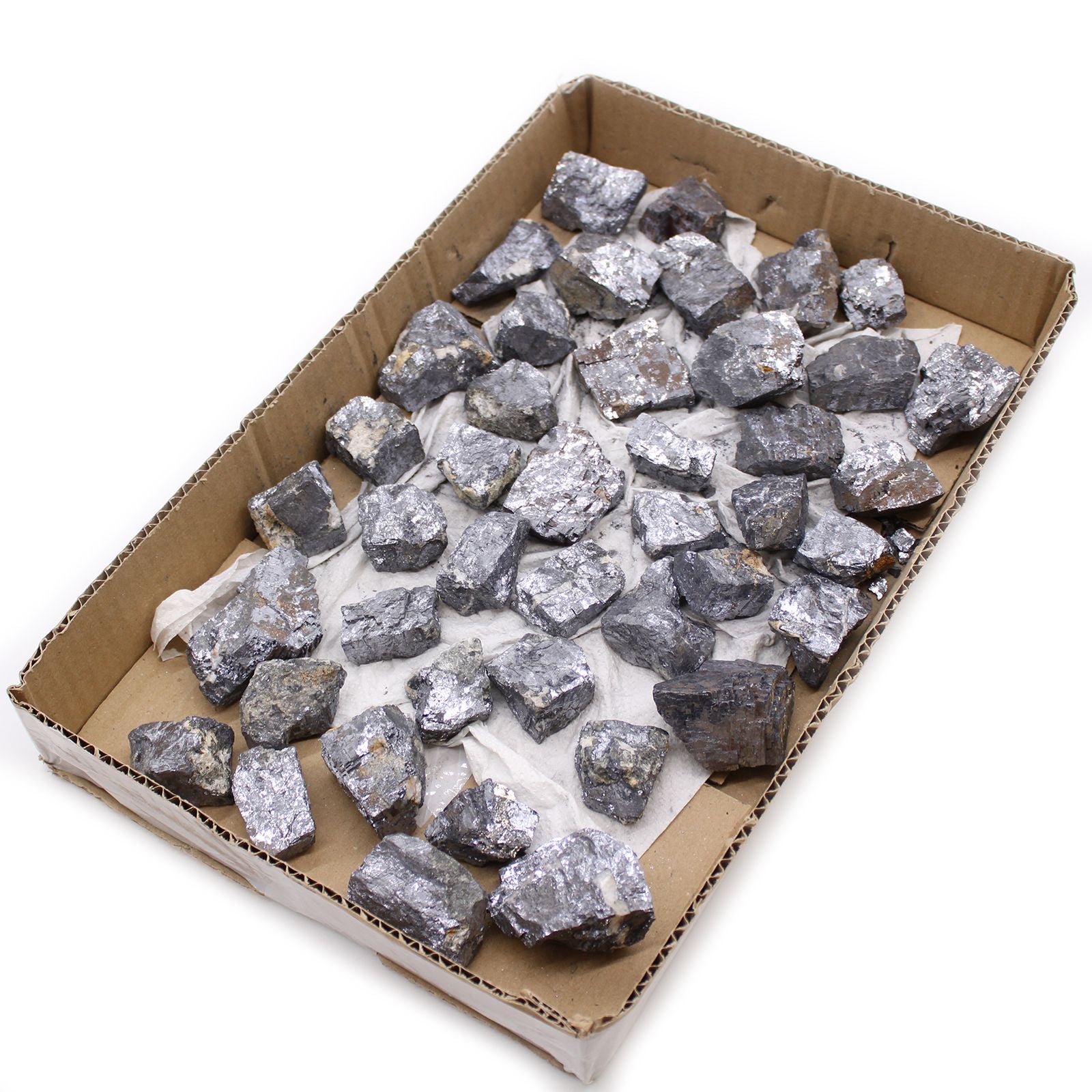 Unbehandelte Galena Rohsteine mit metallischem Glanz in einer Pappschachtel.