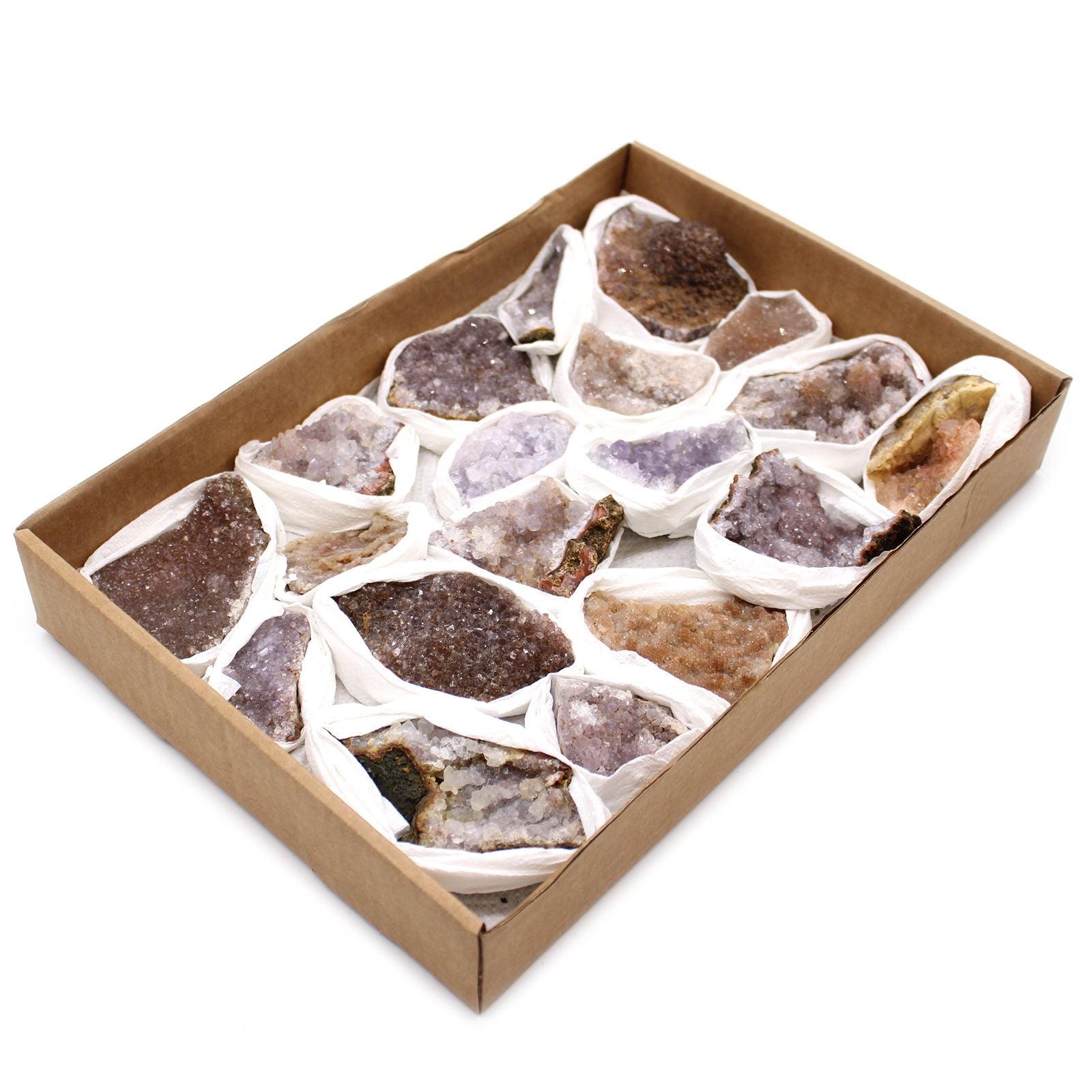 Eine Kiste mit etwa 20 unbehandelten Amethyst-Rohsteinen aus Marokko.