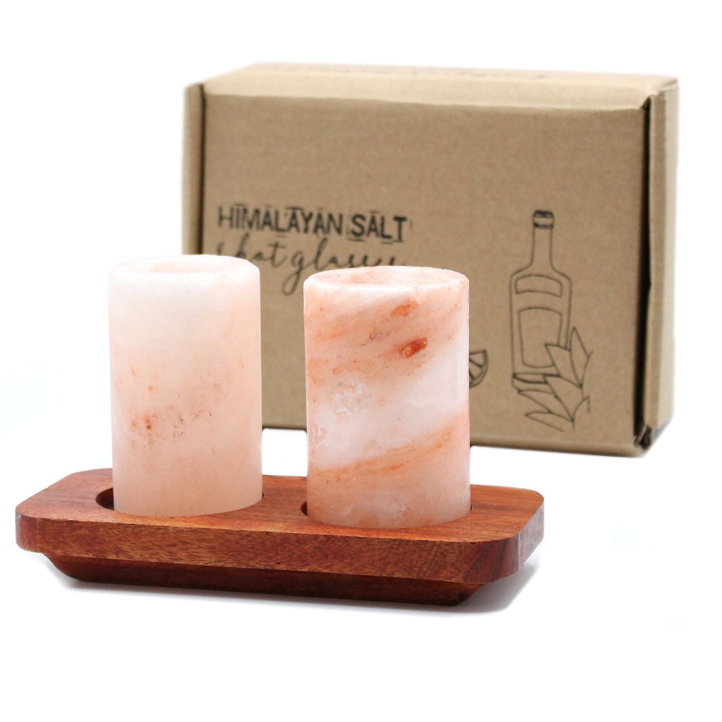 Zwei Shotgläser aus Himalaya-Salz auf einem Holzständer.