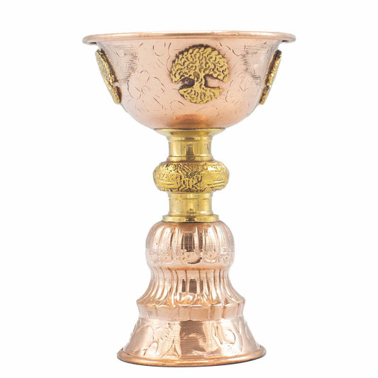 Kupferner Ritualkelch mit Lebensbaum-Motiv und goldenen Verzierungen.