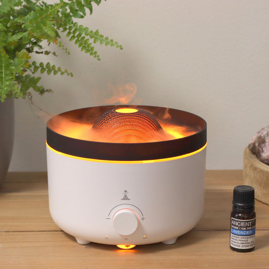 Großer Aroma-Diffuser mit Vulkaneffekt und Flammenlicht in Weiß.
