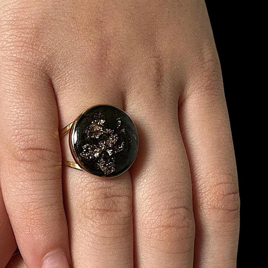 Größenverstellbarer Ring „golden Agnihotra“ 18k vergoldet mit Agnihotraasche - Flow of Passion