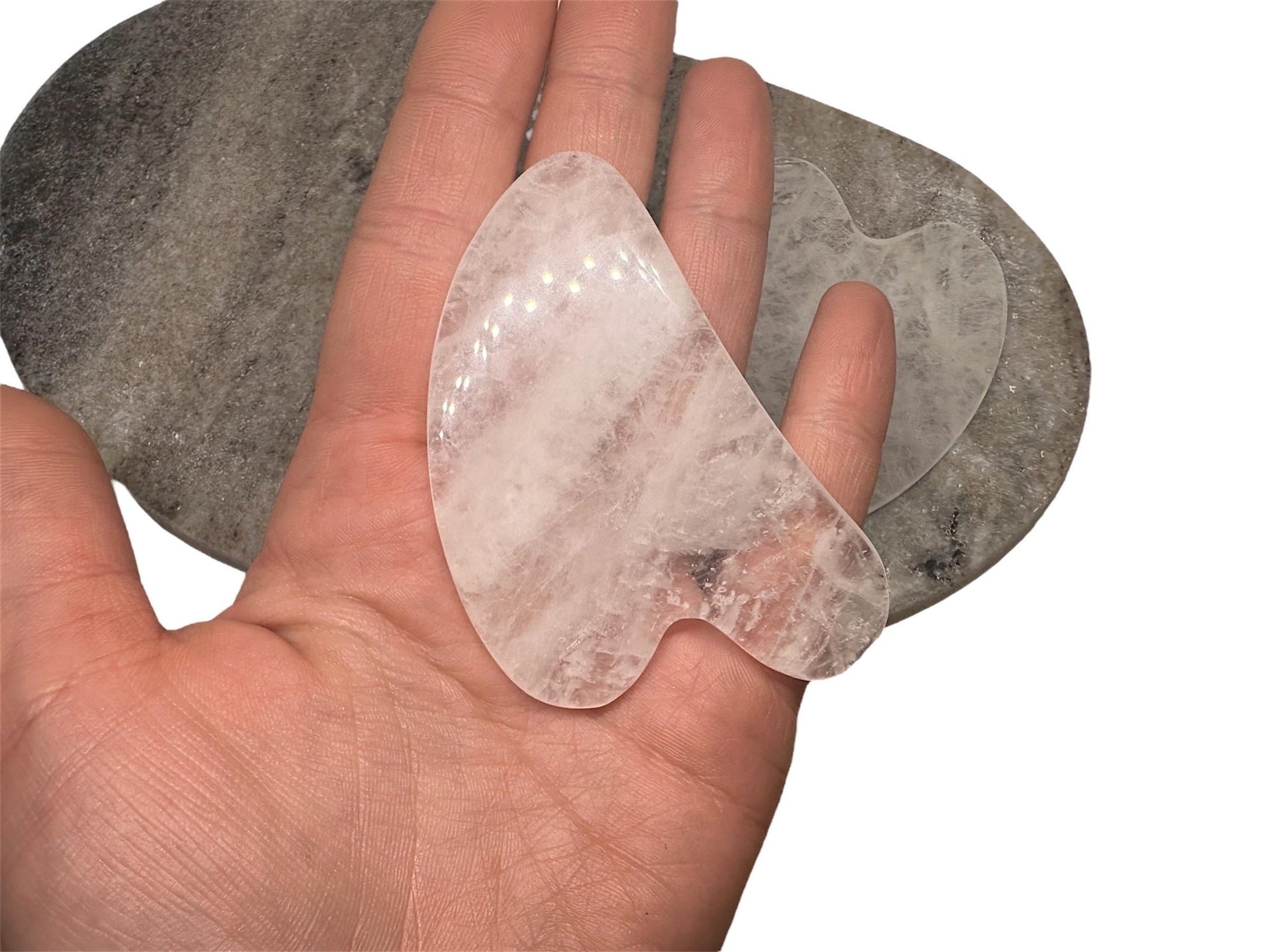 Gua Sha aus Bergkristall für Gesichtsmassagen und Selfcare - Flow of Passion