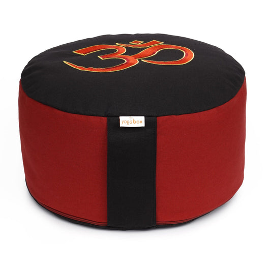 meditationskissen-gluckssitzr-mit-o-m-symbol-rot-schwarz-buchweizenschalen-33-x-33-x-15-cm-110074 - Flow of Passion