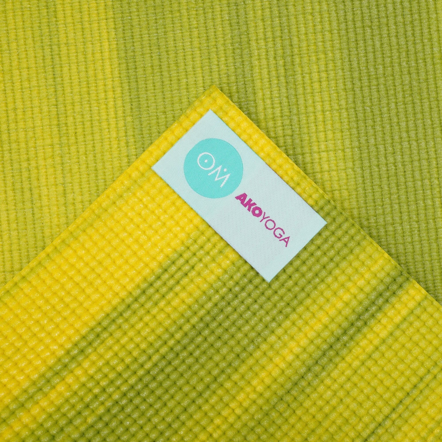 yogamatte-rainbow-923207 - Flow of Passion